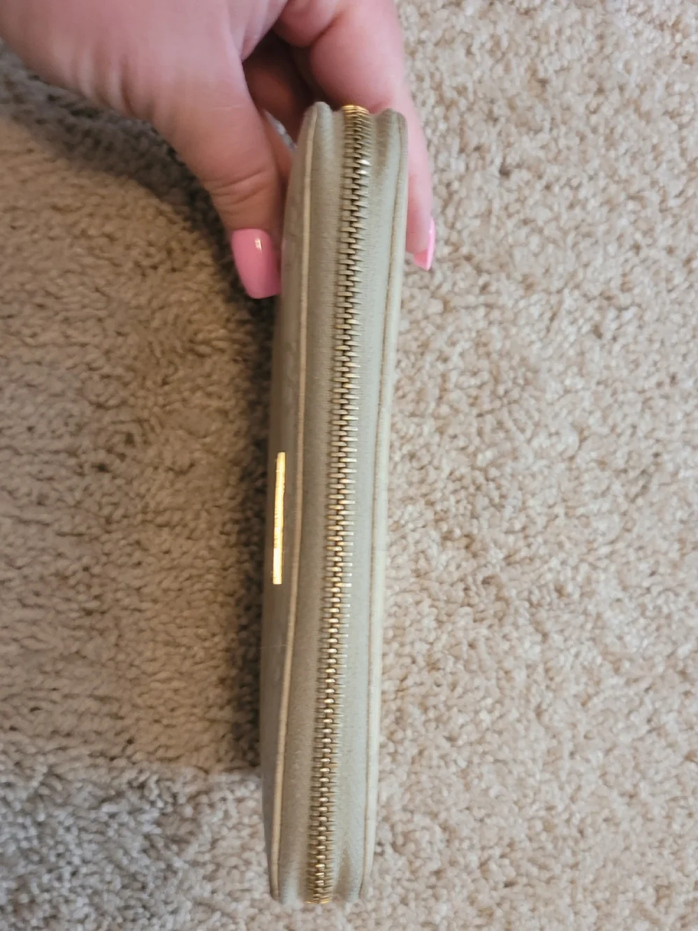 Gucci Beige Guccissima Leather Zip-Around Wallet